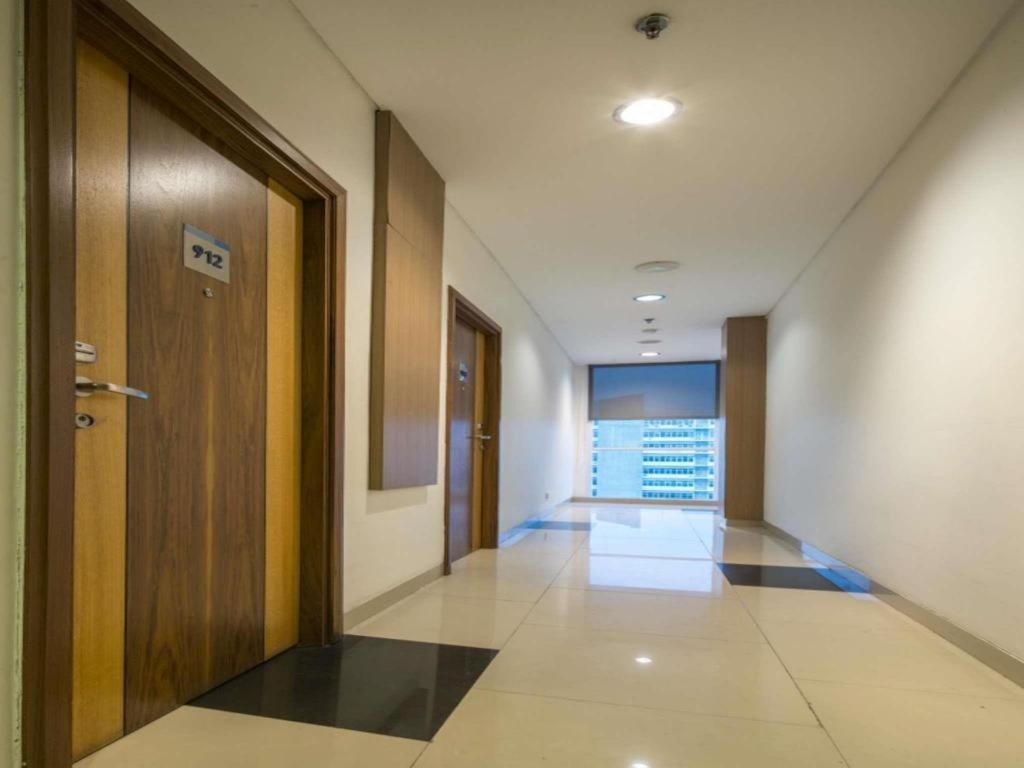 Hotel 88 Grogol By Wh Jakarta Ngoại thất bức ảnh